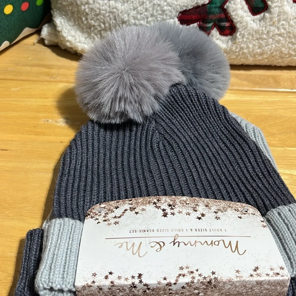 Mommy and me color block beanie 2 pc set - Picture 5 of 6